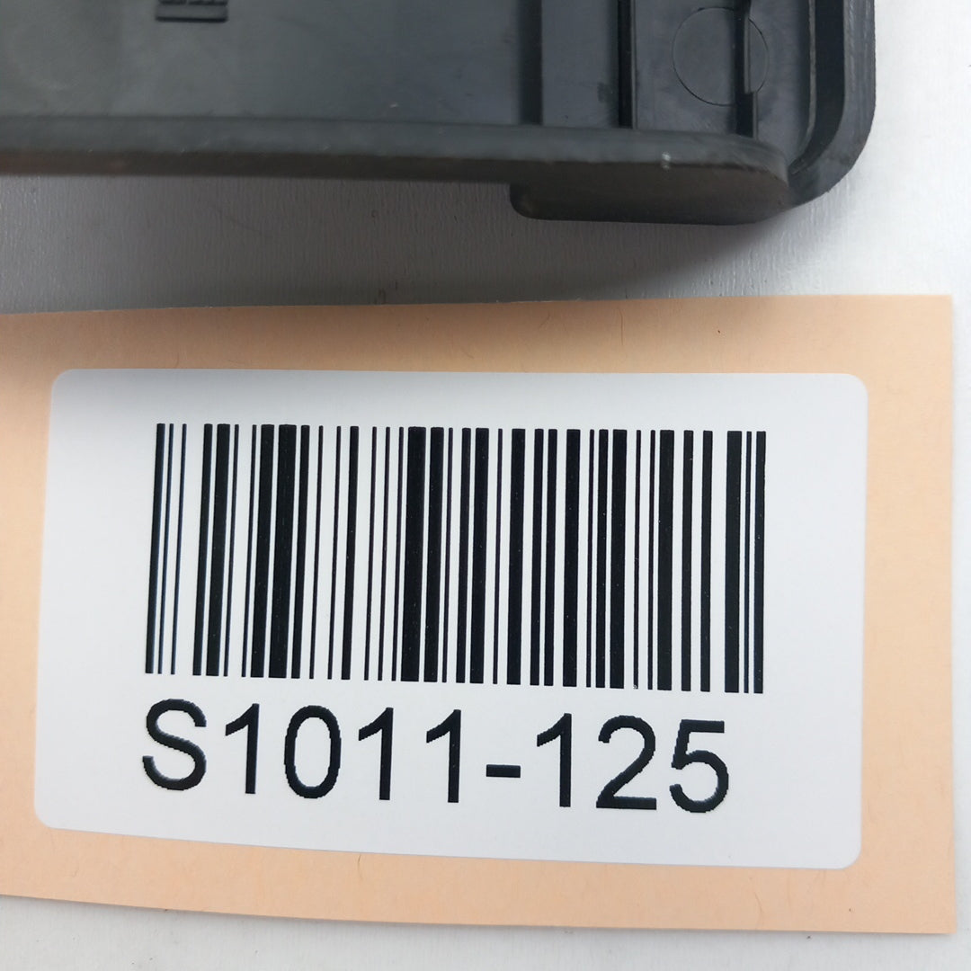 Пластмаса капак външна релса предна лява седалка черна Opel Meriva B