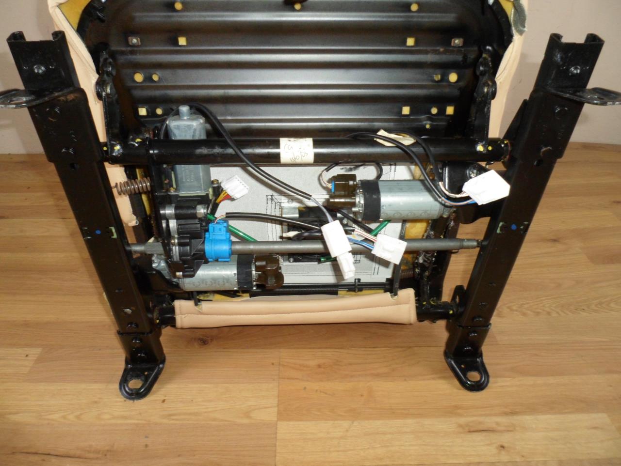 Кожена седалка подгряване на седалка бежово предно ляво Maserati Quattroporte V M139