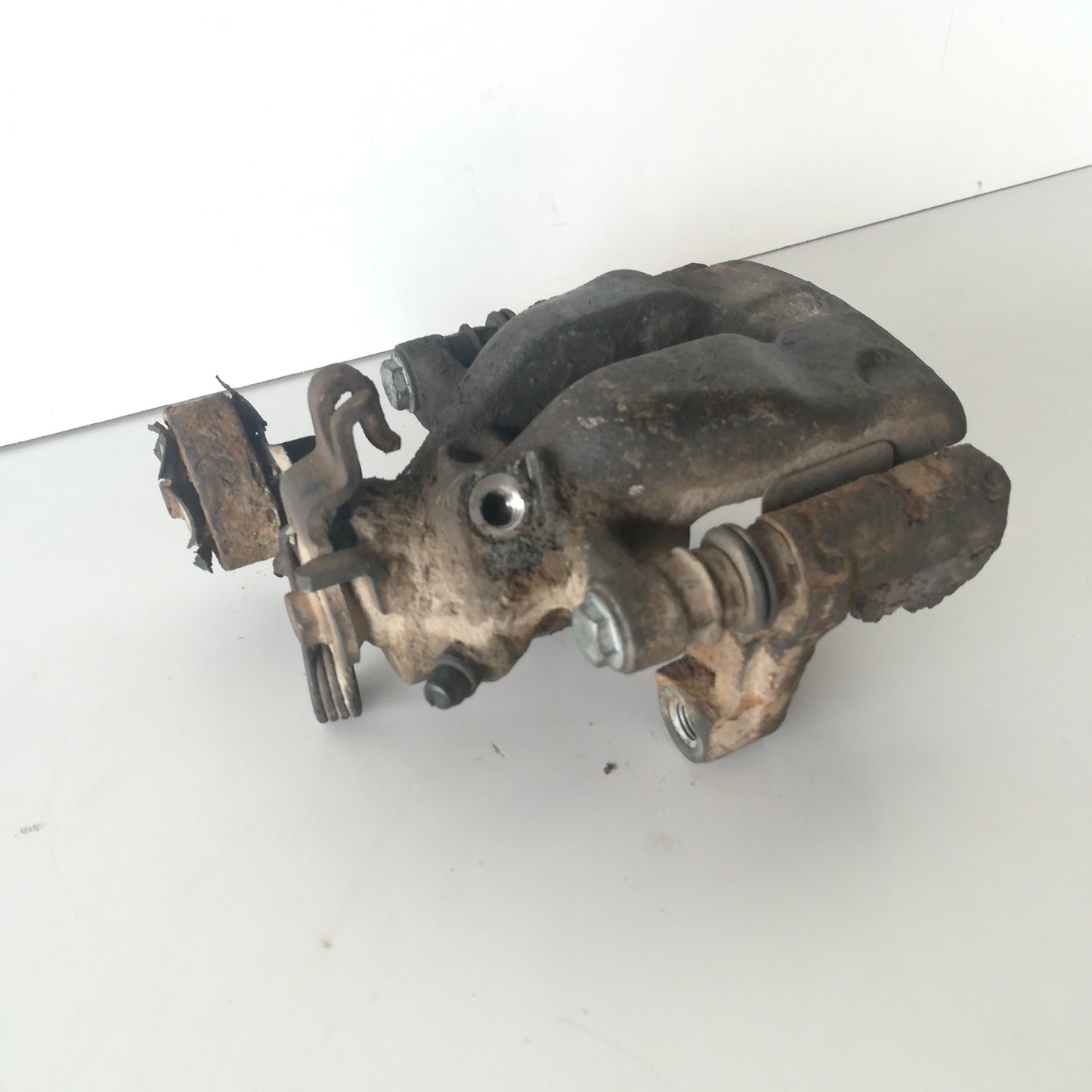 Апарат спирачен заден ляв Opel Meriva A