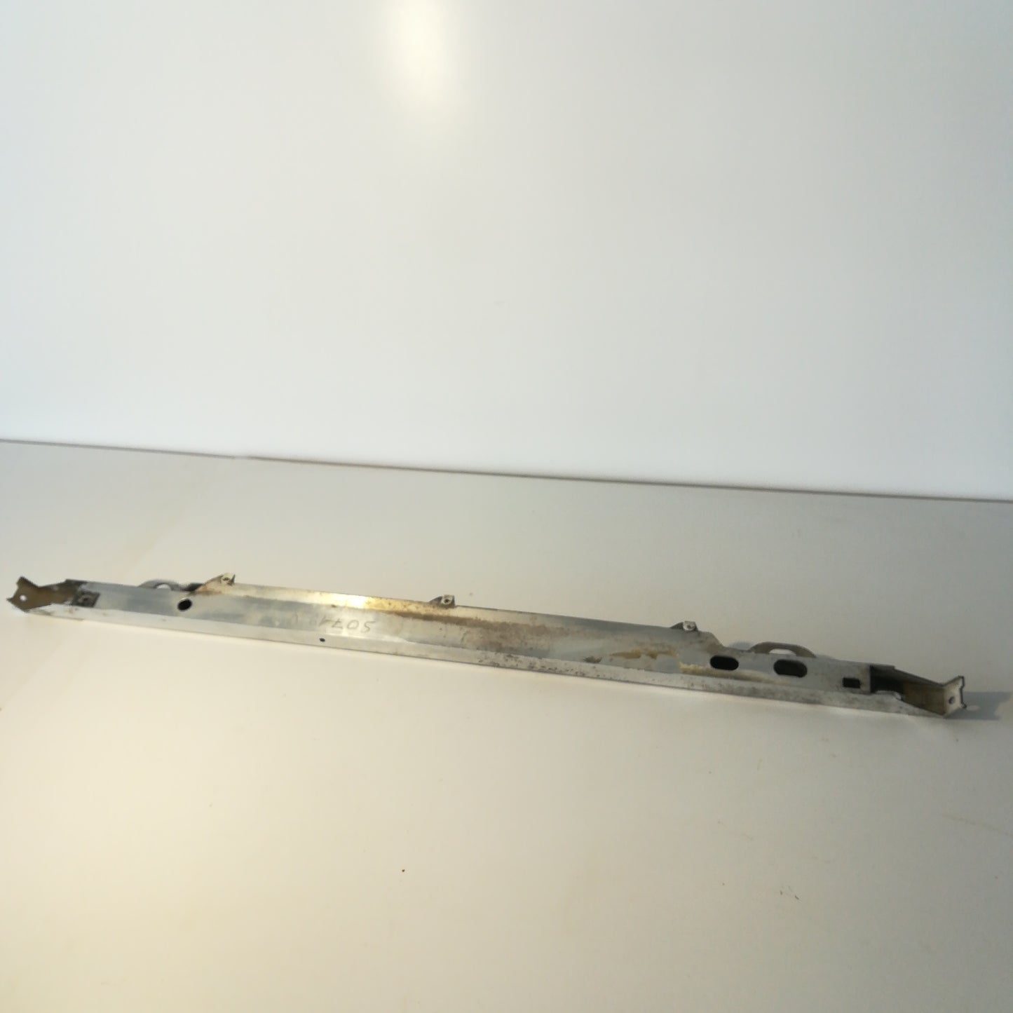 Греда носач радиатор предна броня Opel Corsa D