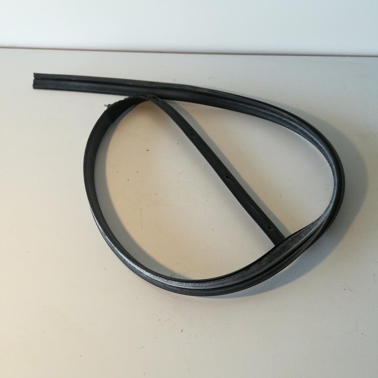 Уплътнение врата горе предна дясна Opel Corsa D