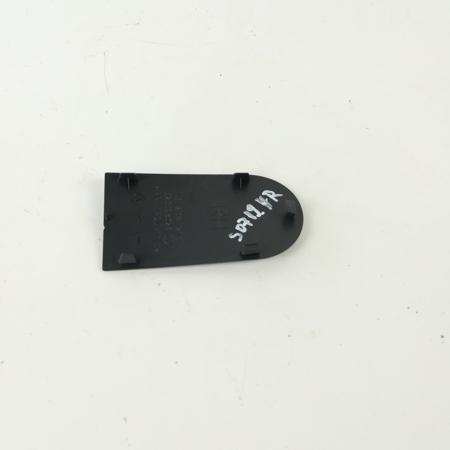 Капак ляв десен декоративен задна седалка Opel Corsa D 3 врати