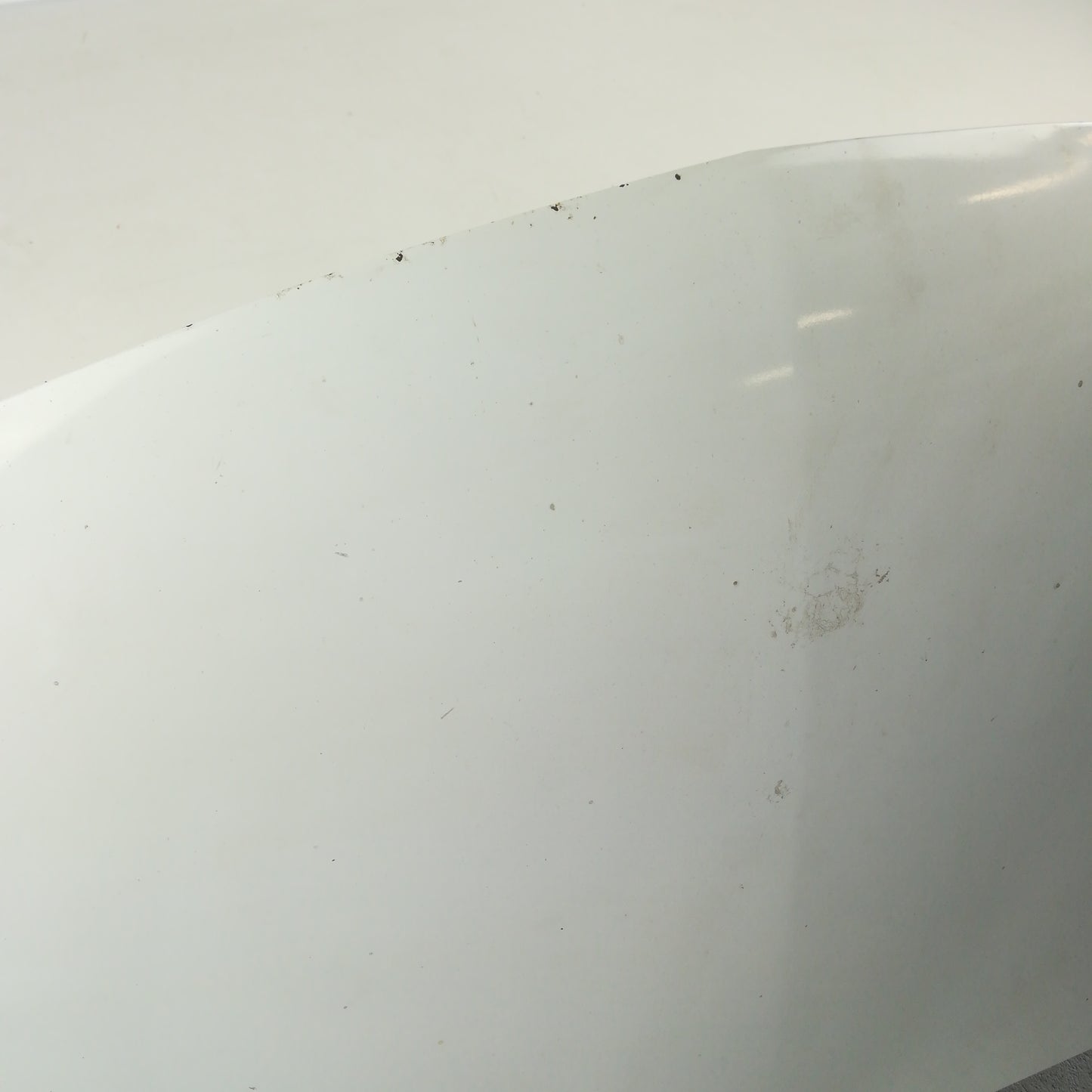 Капак преден бял Z474 Opel Corsa D