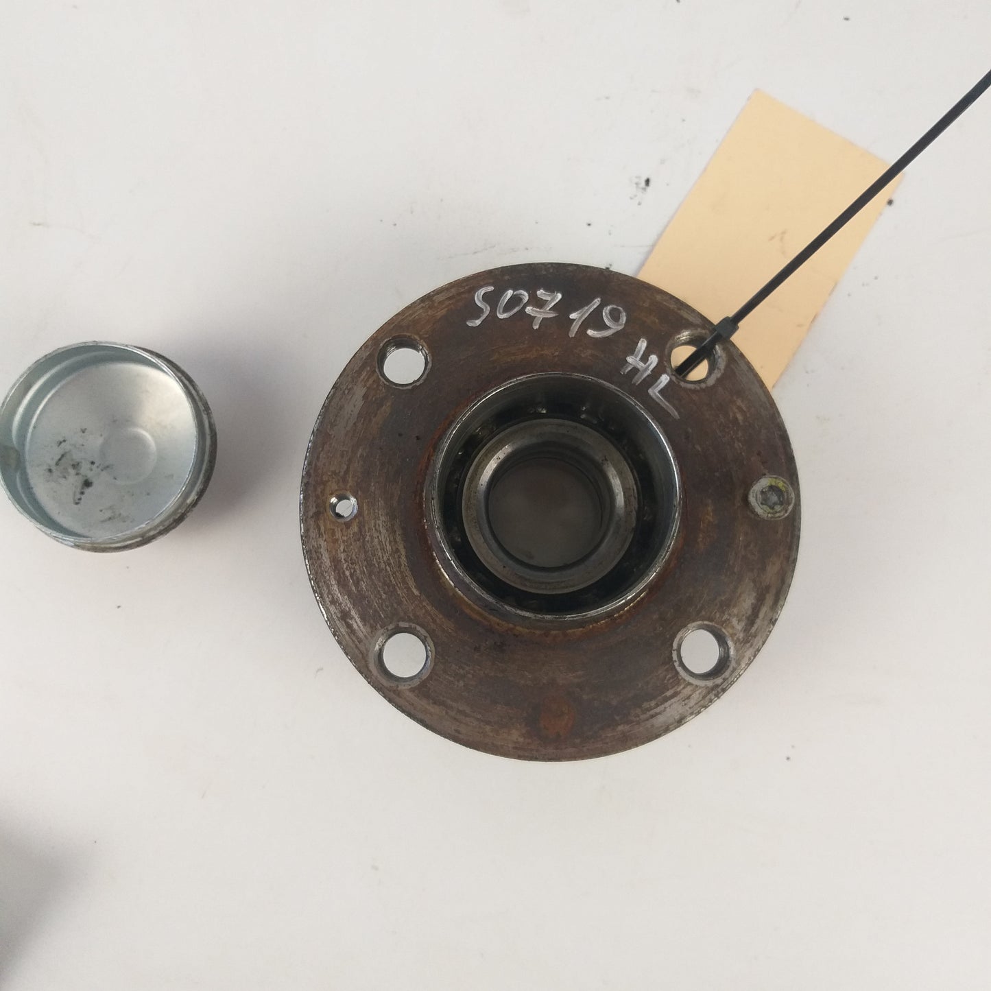 Главина колесен лагер заден мост лявa дясна Opel Corsa D