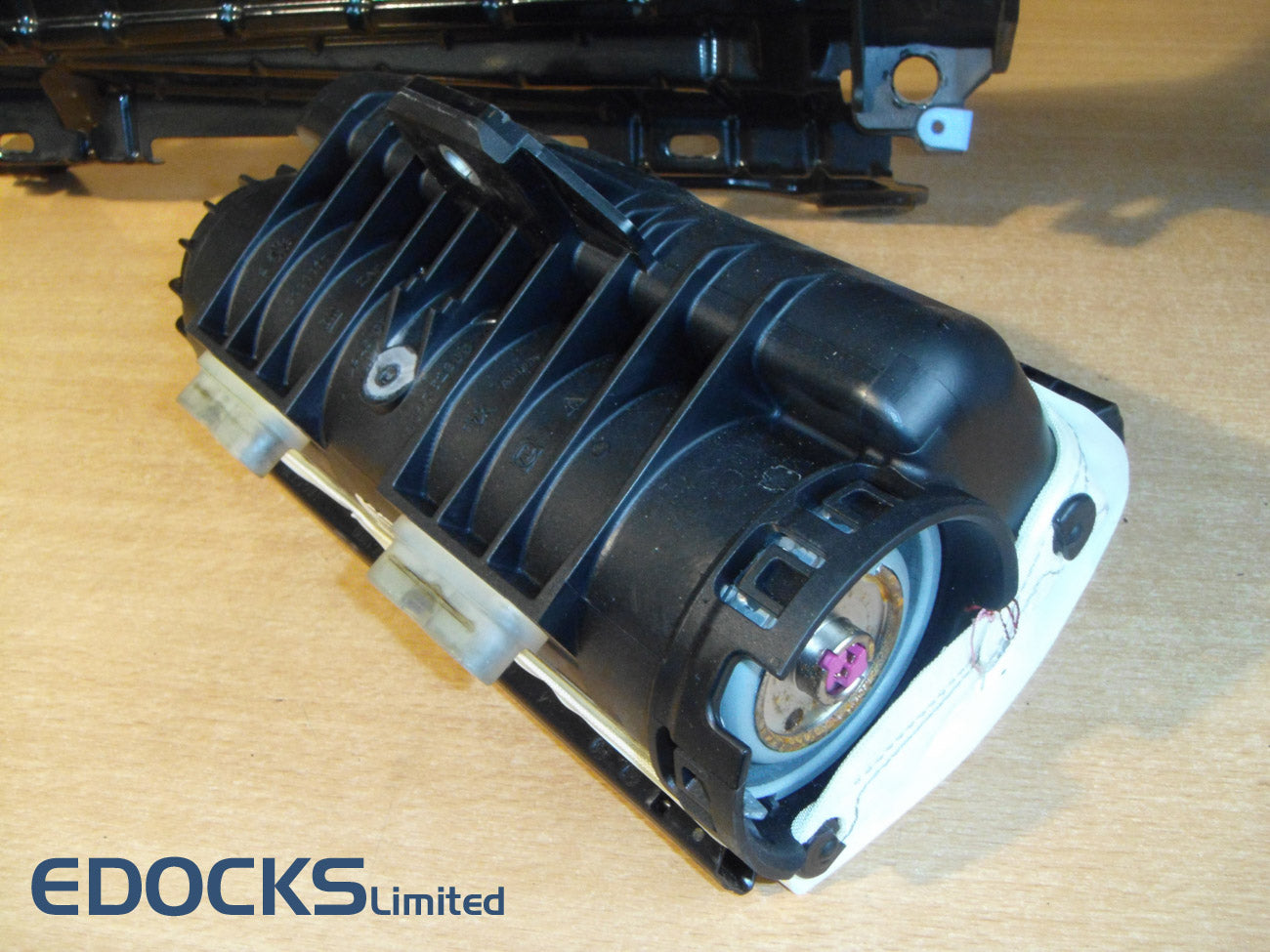 Табло с airbag пасажерски airbag Zafira B Opel