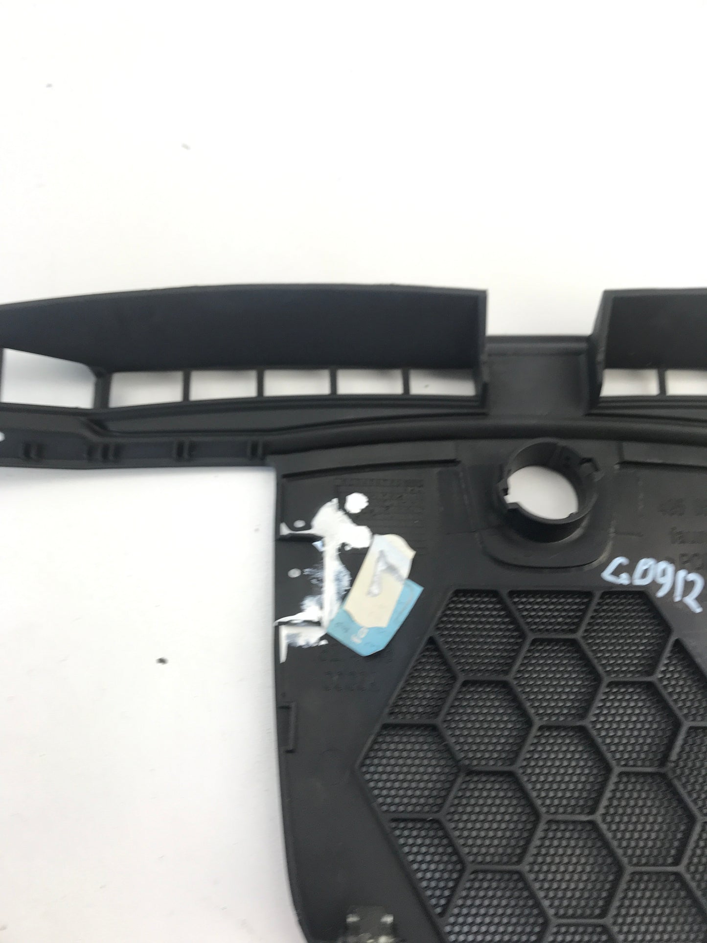 Решетка тонколона табло в средата Opel Insignia A