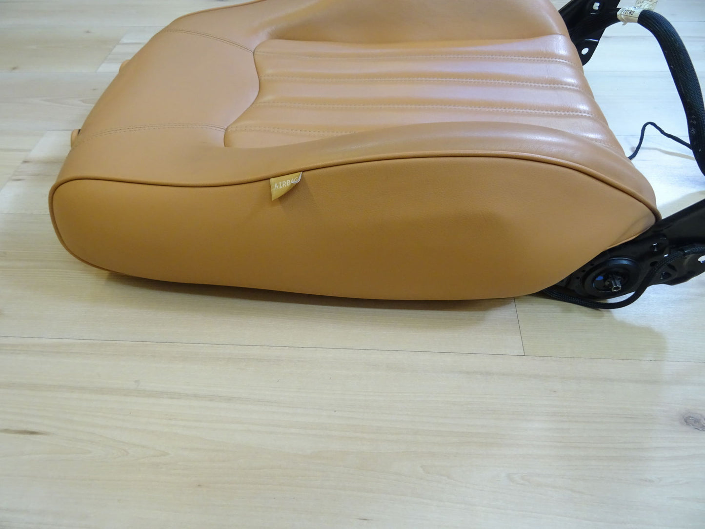 Облегалка на седалката пасажерска седалка кожена предна дясна Maserati Quattroporte V M139