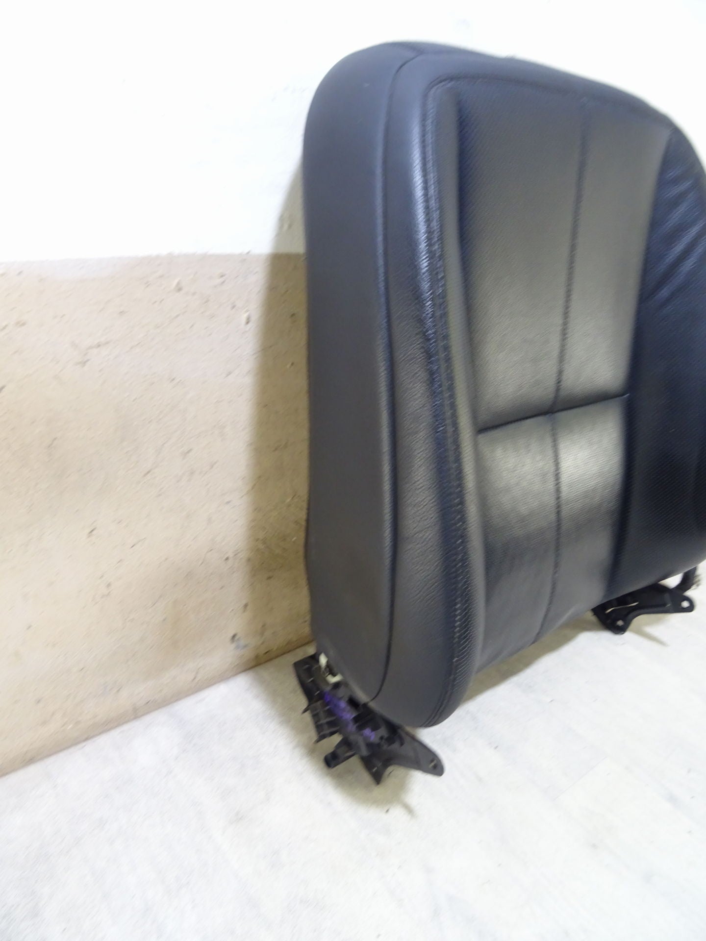 Облегалка седалка вентилация мемори кожа черна предна лява Mercedes W221