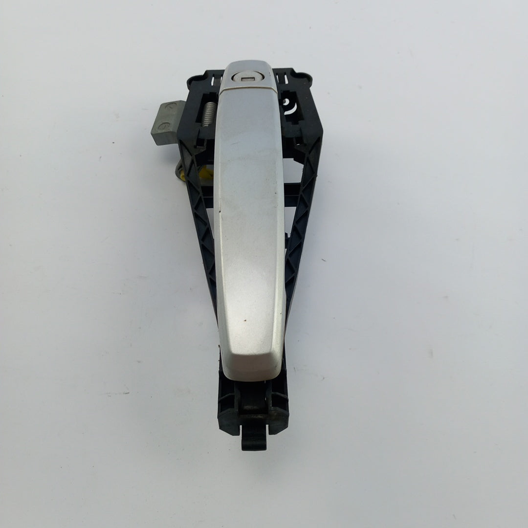 Дръжка външна предна лява врата Z157 2AU Star Silver Opel Astra H 1,8 GTC