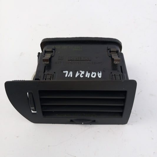 Въздуховод вентилационна решетка табло лява Opel Astra H 1,8 GTC