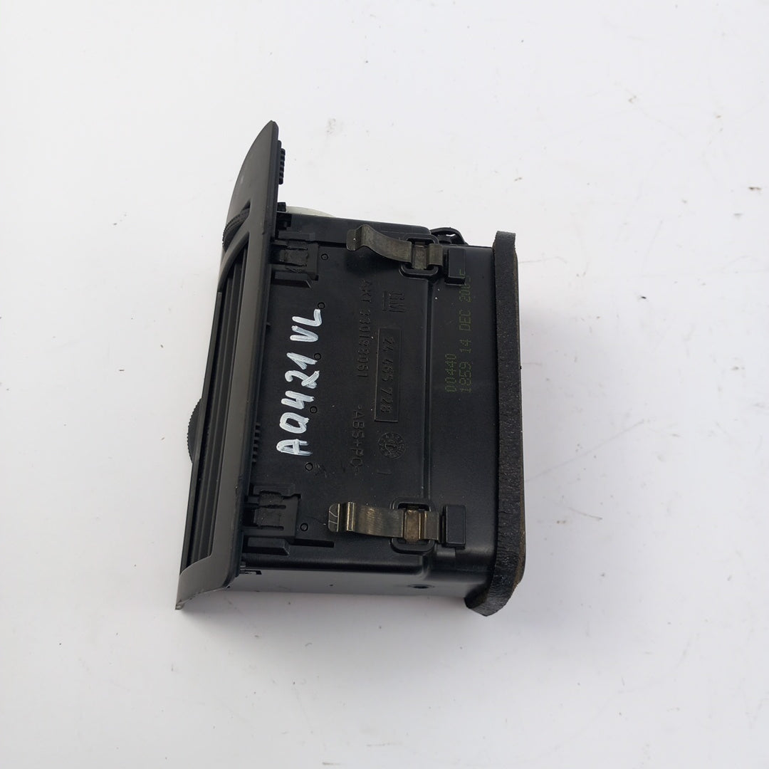 Въздуховод вентилационна решетка табло лява Opel Astra H 1,8 GTC