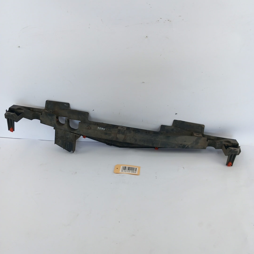 Водач предна броня централен Opel Meriva B