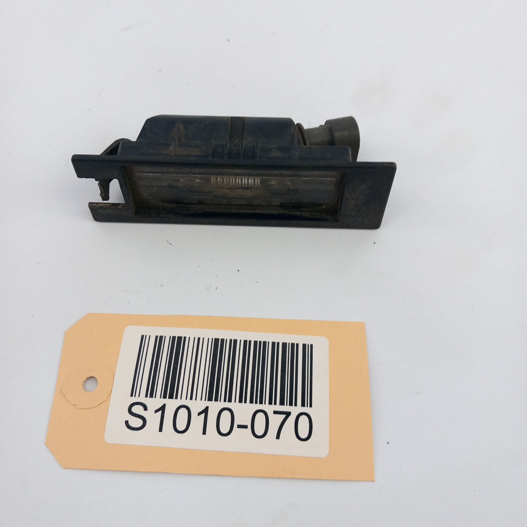 Плафон светлини регистрационен номер Opel Meriva B