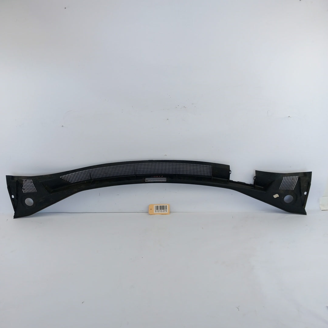 Решетка въздух отводняване предно стъкло Opel Meriva B