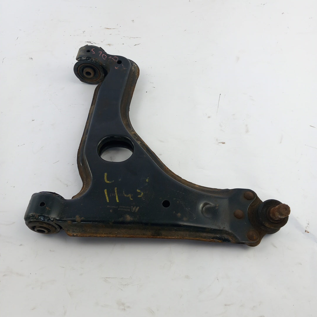 Носач преден ляв Opel Meriva B