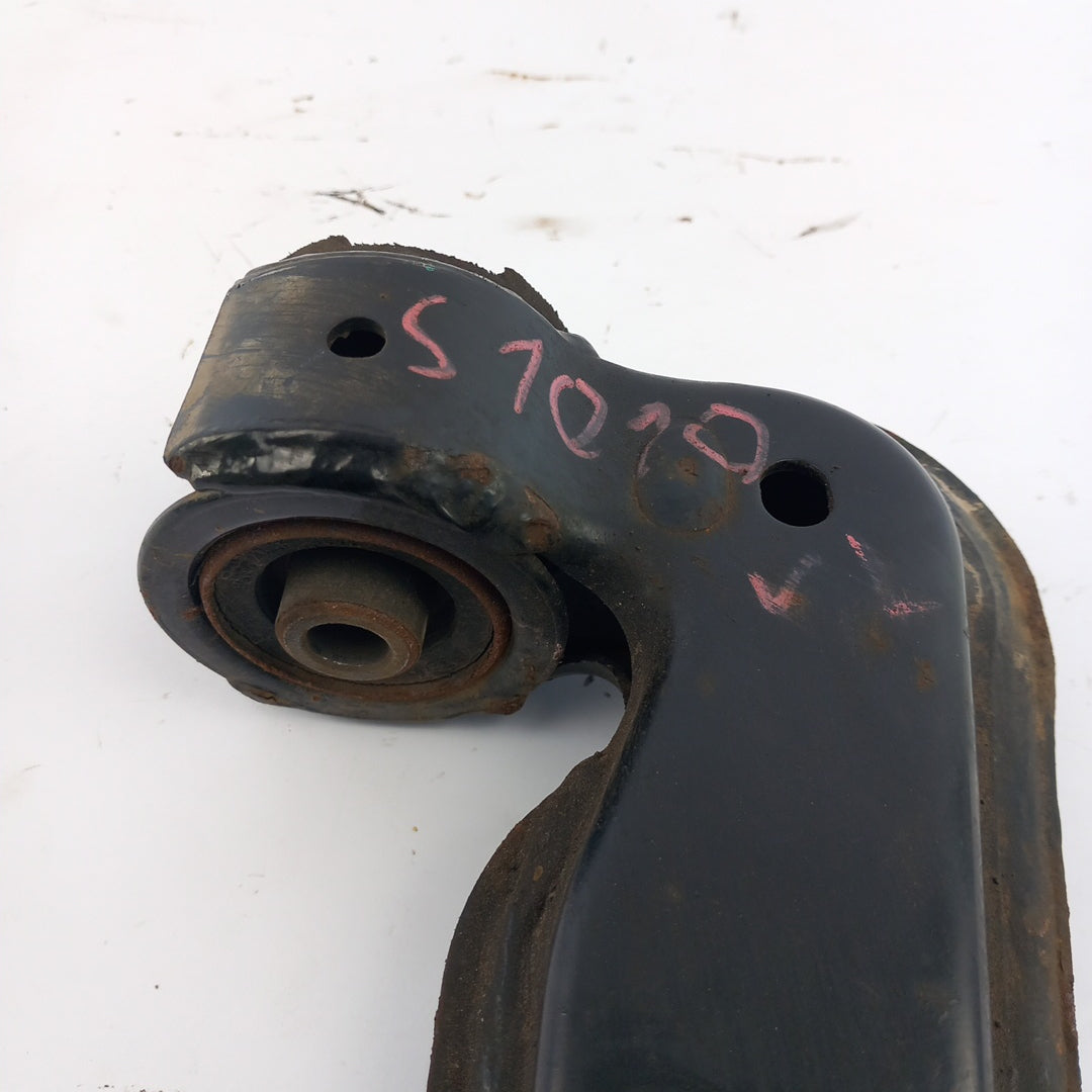 Носач преден ляв Opel Meriva B