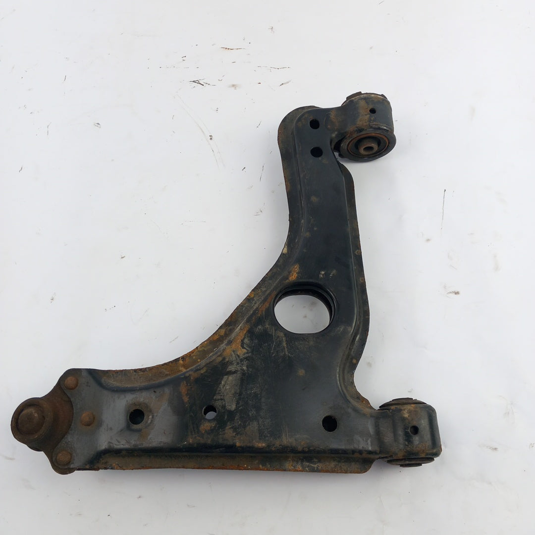 Носач преден ляв Opel Meriva B