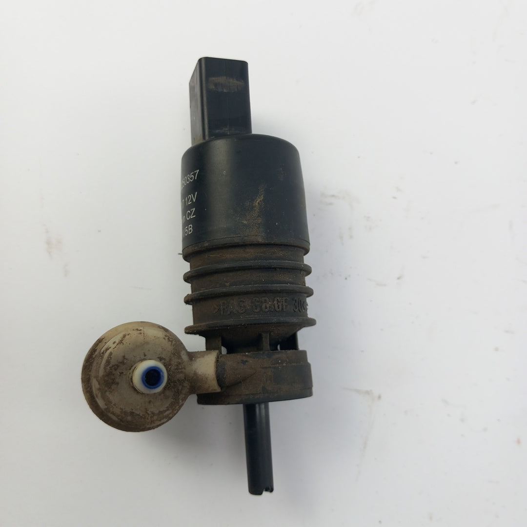 Помпичка чистачки Opel Meriva B