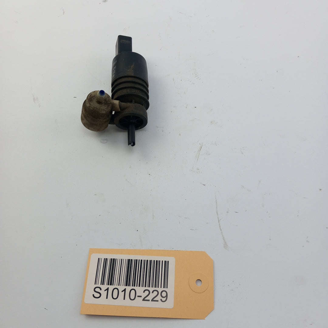 Помпичка чистачки Opel Meriva B