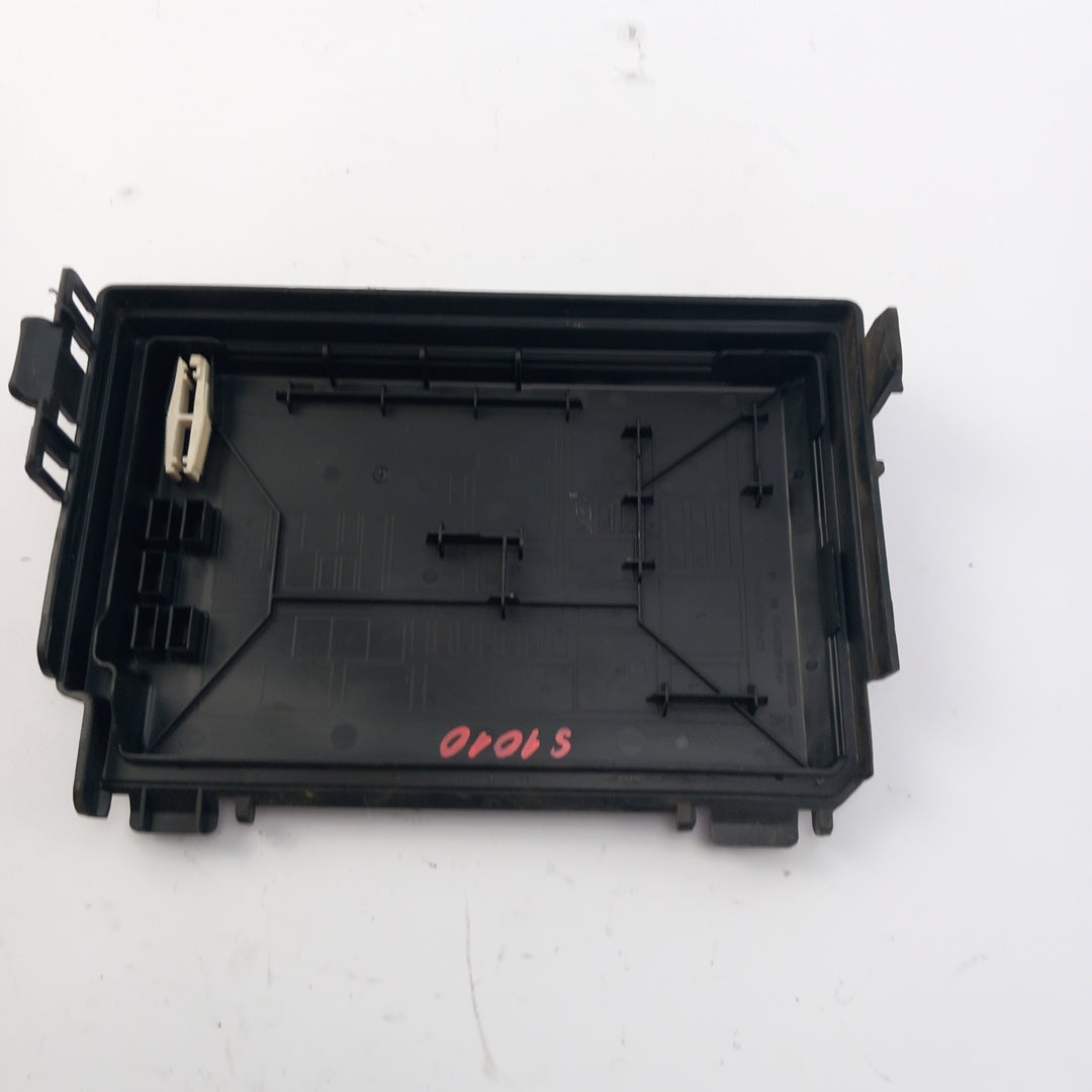 Капак бушониера двигател Opel Meriva B 1,4 Turbo A14NEL