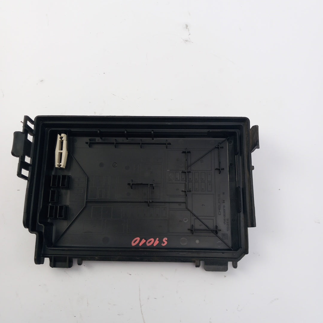 Капак бушониера двигател Opel Meriva B 1,4 Turbo A14NEL