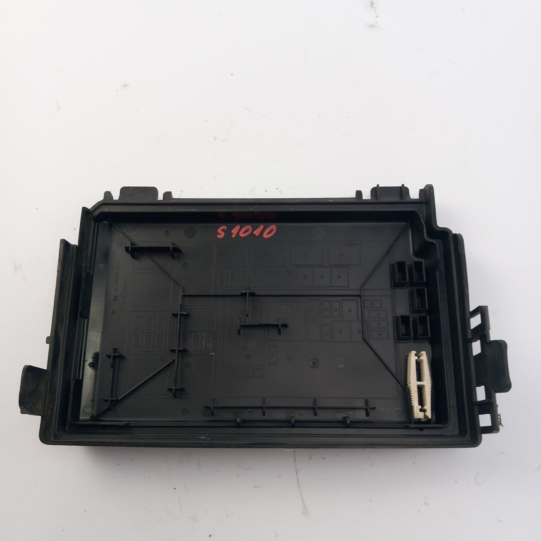 Капак бушониера двигател Opel Meriva B 1,4 Turbo A14NEL