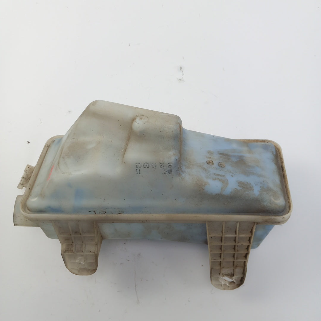 Казанче течност чистачки Opel Meriva B