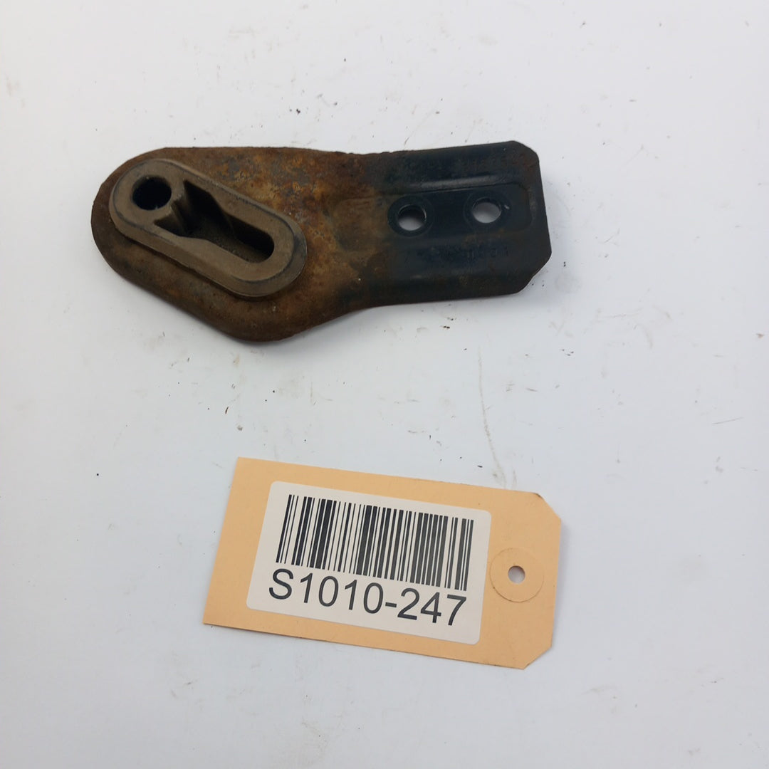 Държач воден радиатор десен долу Opel Meriva B 1,4 Turbo A14NEL