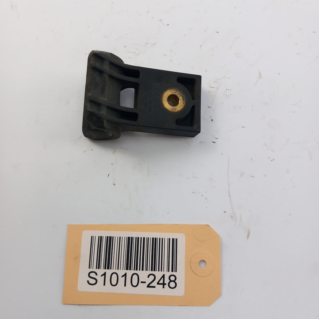 Държач воден радиатор ляв / десен горе Opel Meriva B 1,4 Turbo A14NEL