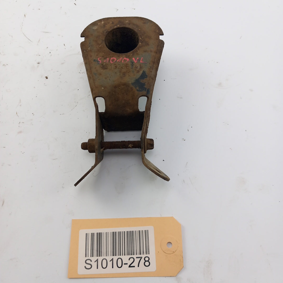 Държач опора предна броня ляв долу Opel Meriva B