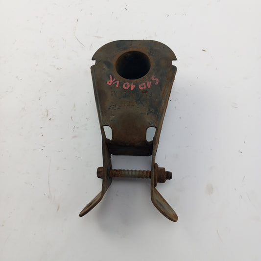 Държач опора предна броня десен долу Opel Meriva B