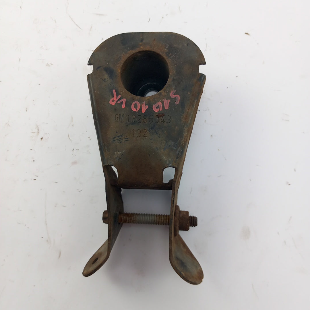 Държач опора предна броня десен долу Opel Meriva B