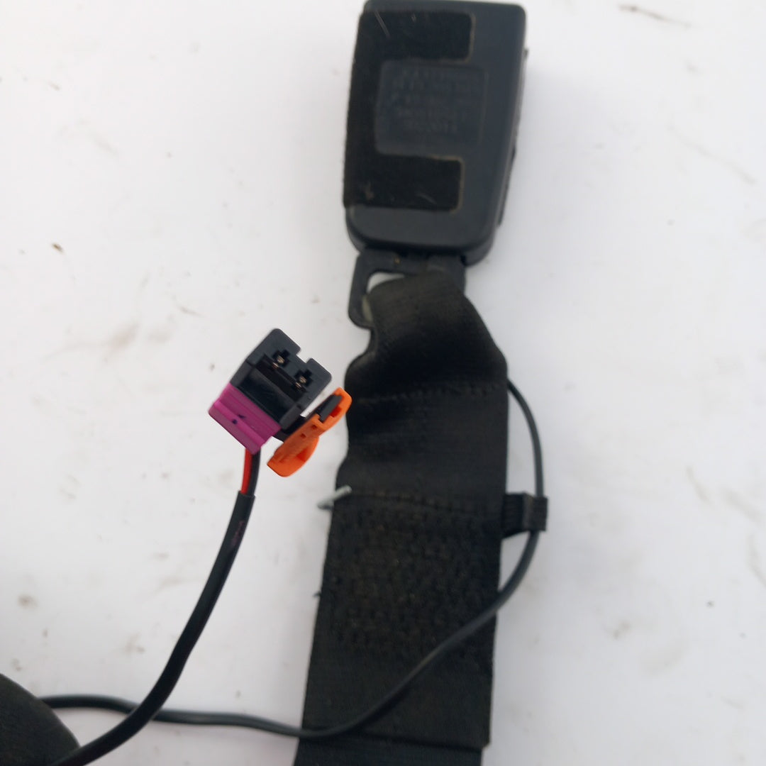 Закопчалка колан задна средна дясно черно Opel Meriva B