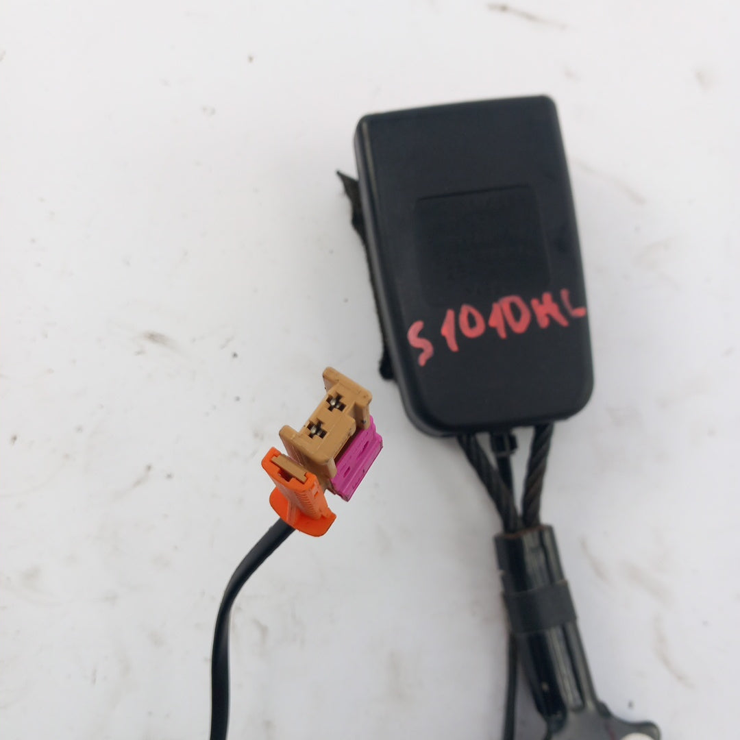 Закопчалка колан задна лява черно Opel Meriva B