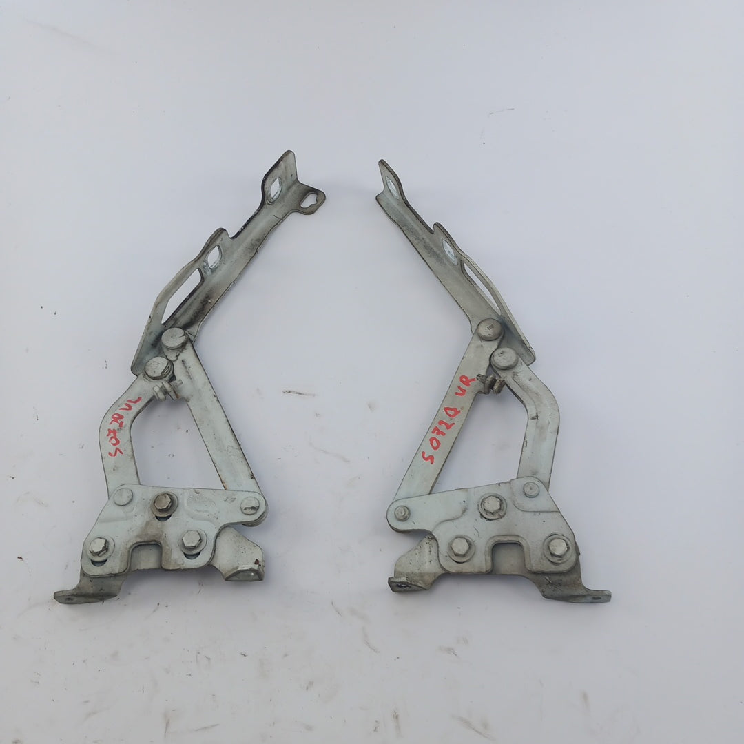 Комплект панти лява дясна преден капак Opel Corsa D