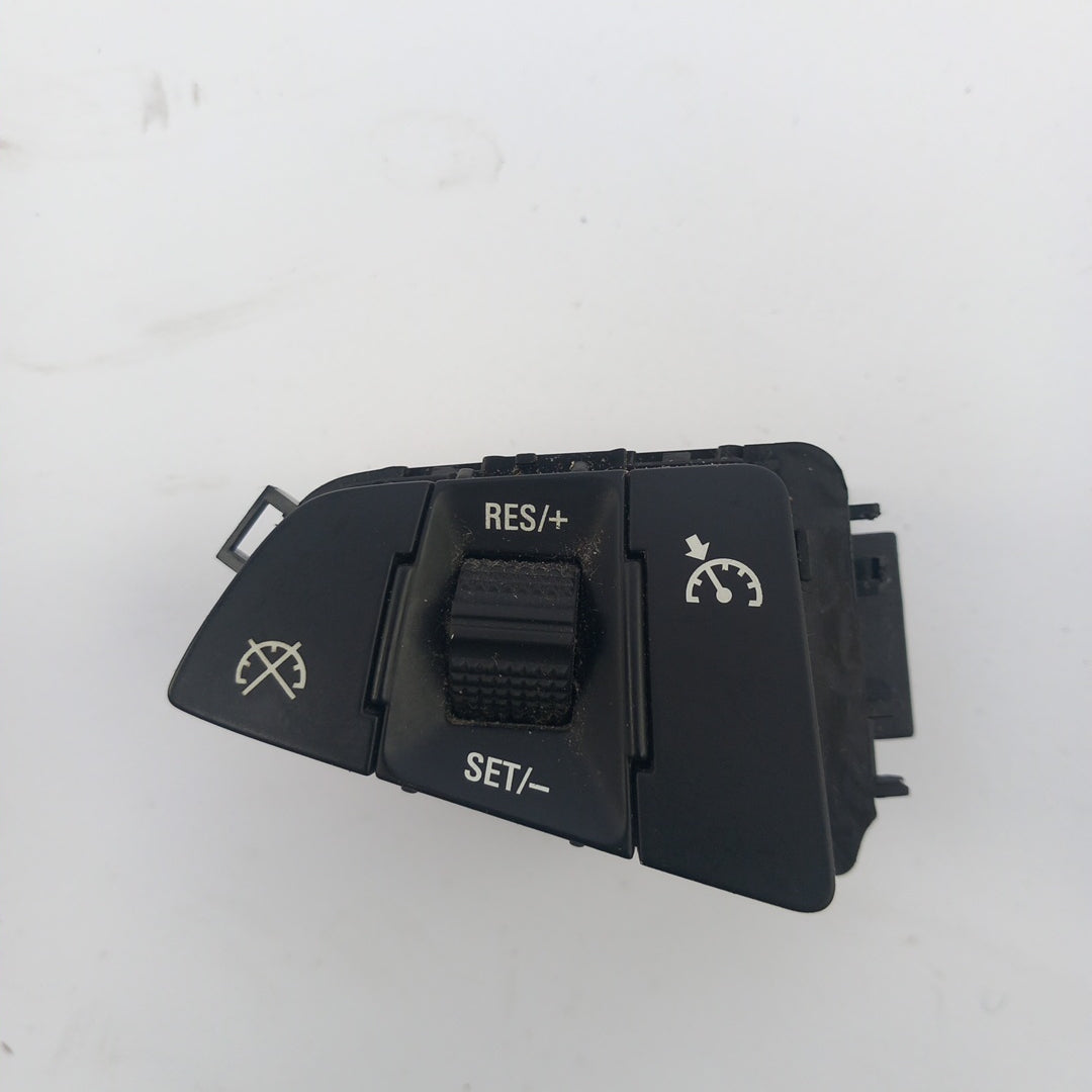 Бутон мултифункцонален волан ляв Черен темпомат Opel Meriva B