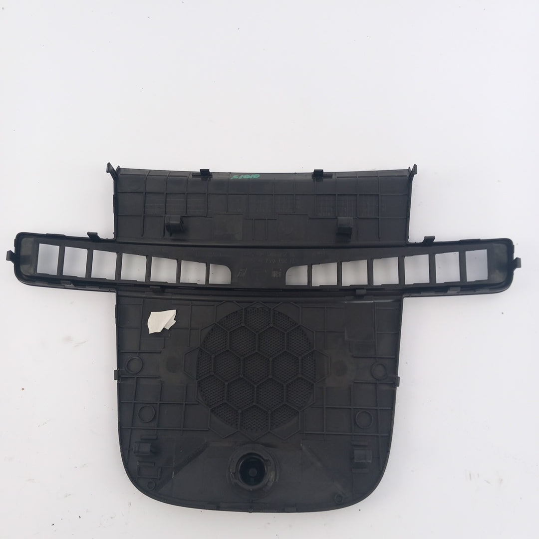 Решетка тонколона табло по средата Opel Meriva B