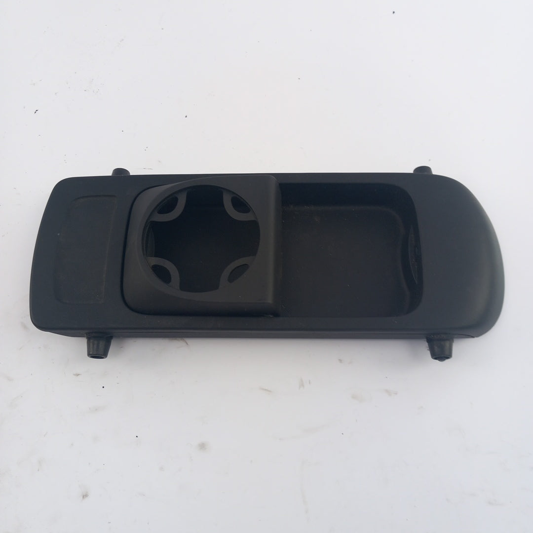 Поставка за напитки предна черно Opel Meriva B