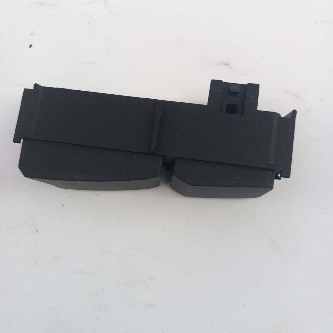 Капак десен фективен превключвател черен Opel Meriva B 1,4 Turbo