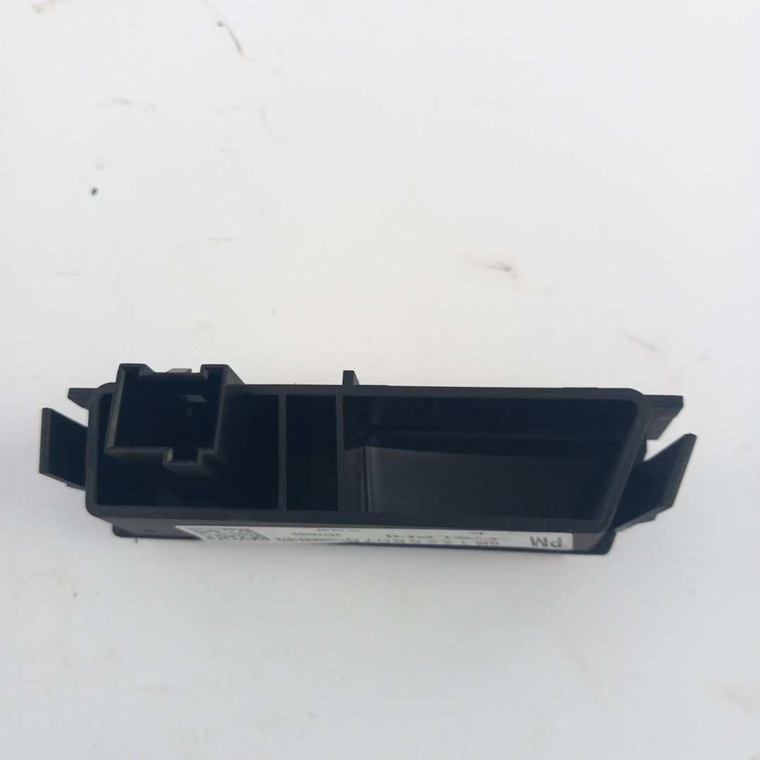 Капак десен фективен превключвател черен Opel Meriva B 1,4 Turbo