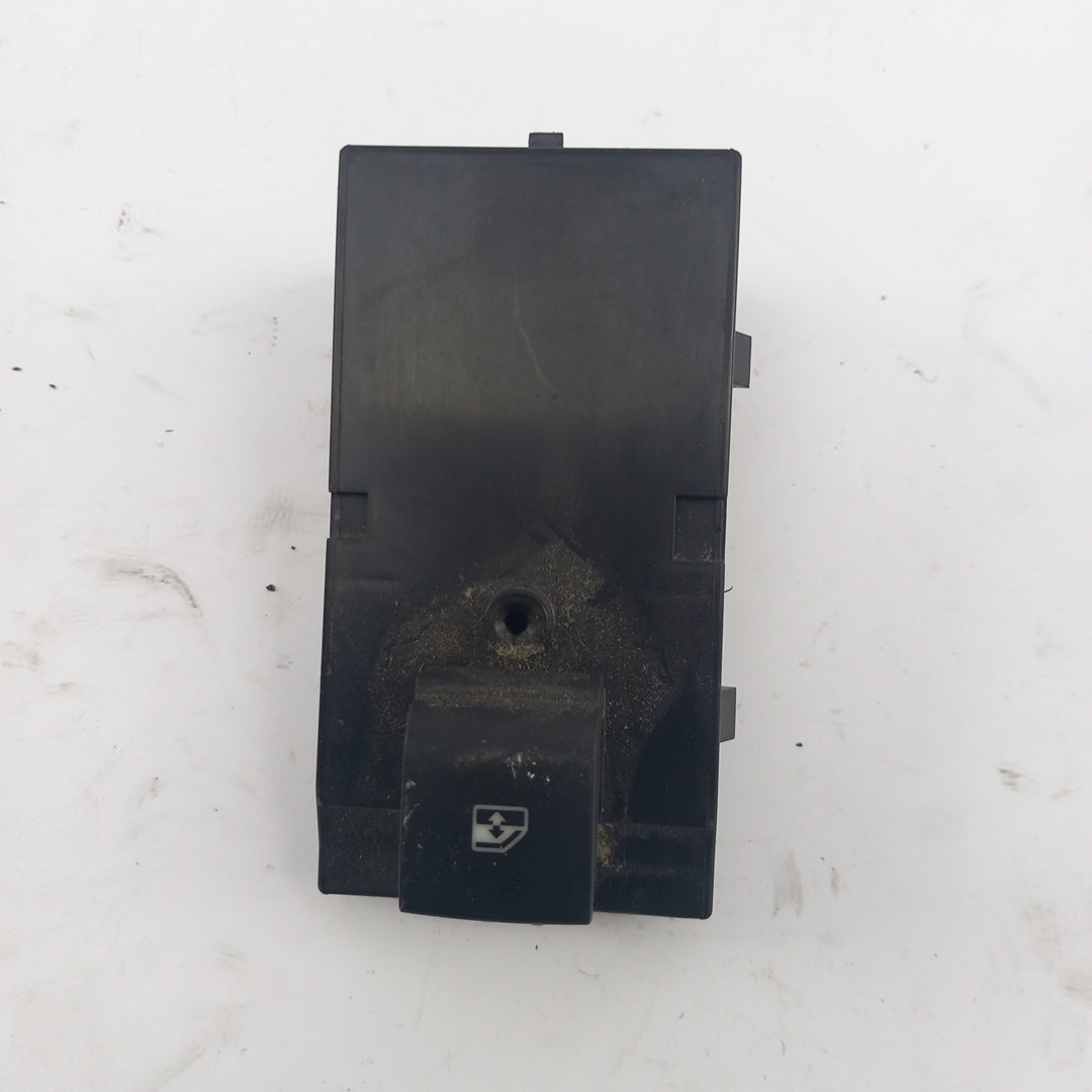 Бутон ел. стъкла предна дясна врата черно пътническа врата Opel Meriva B