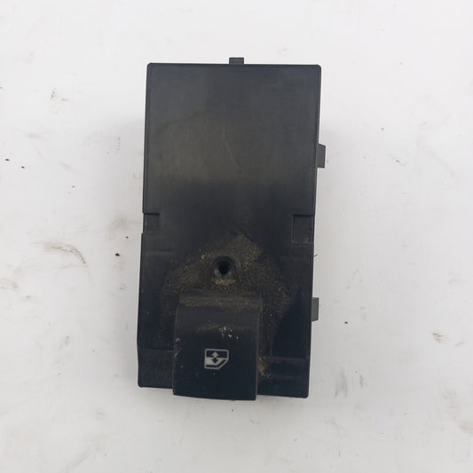 Бутон ел. стъкла предна дясна врата черно пътническа врата Opel Meriva B