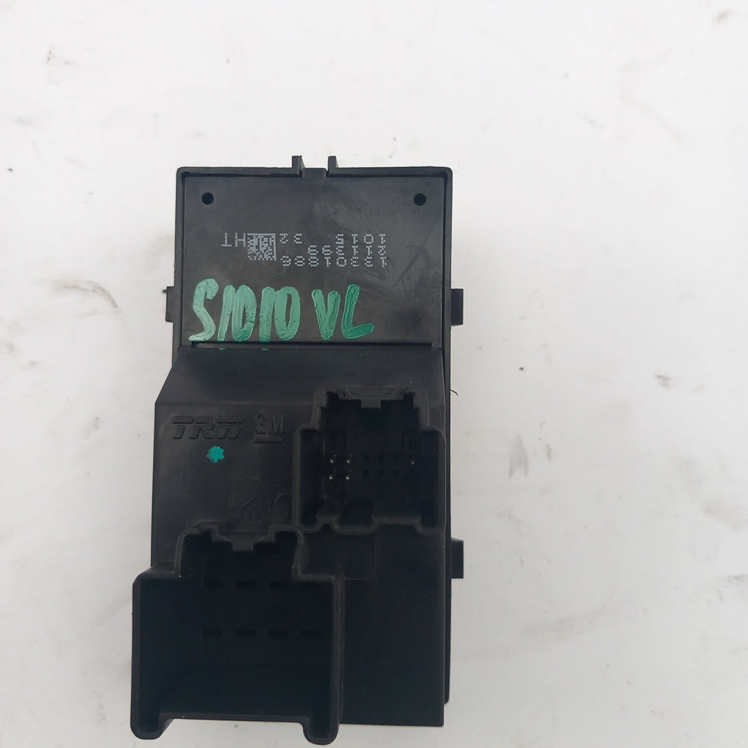 Бутон ел. стъкла предна дясна врата черно пътническа врата Opel Meriva B