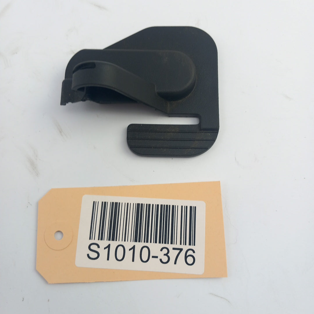 Пластмаса капак лява панта задна средна седалка черно Opel Meriva B