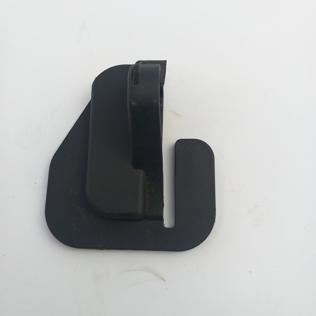 Пластмаса капак дясна панта задна средна седалка черно Opel Meriva B