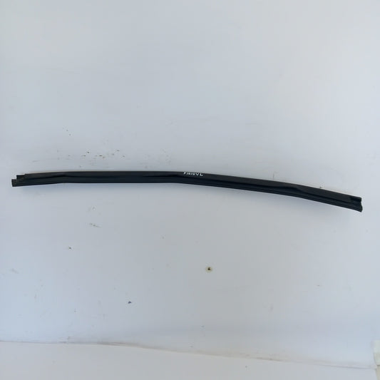 Лайстна стъкло на врата предна лява вътрешна Opel Meriva B