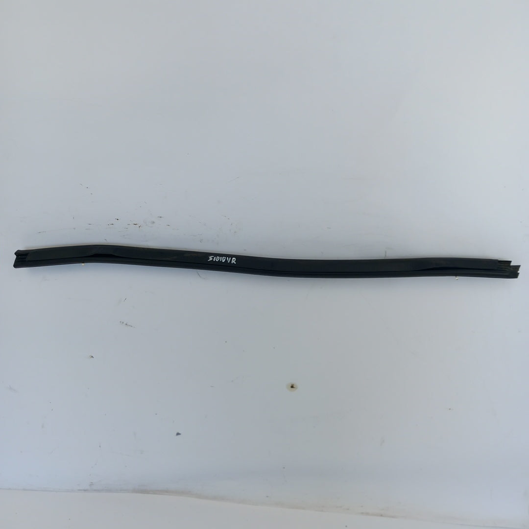 Лайстна стъкло на врата предна дясна вътрешна Opel Meriva B