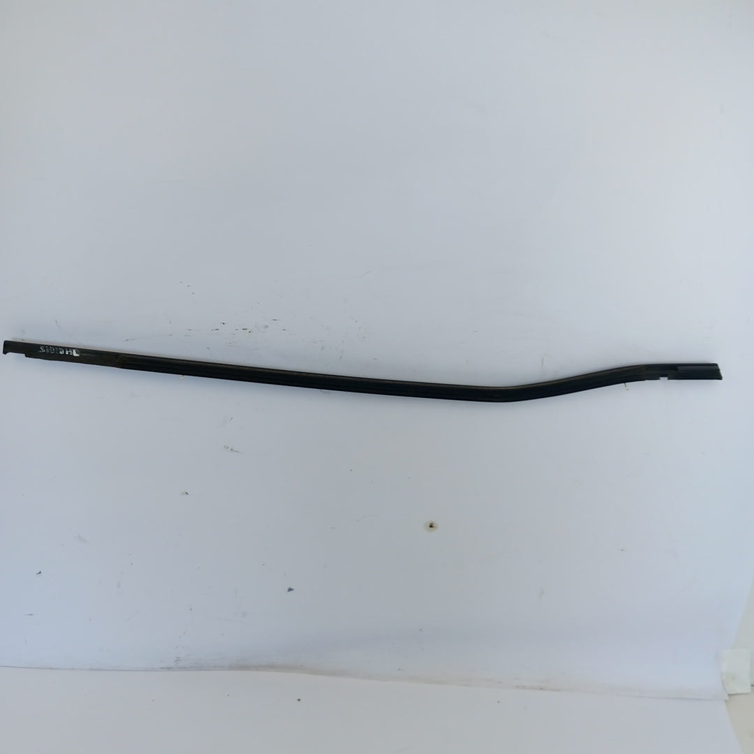 Лайстна стъкло на врата задна лява външна Opel Meriva B