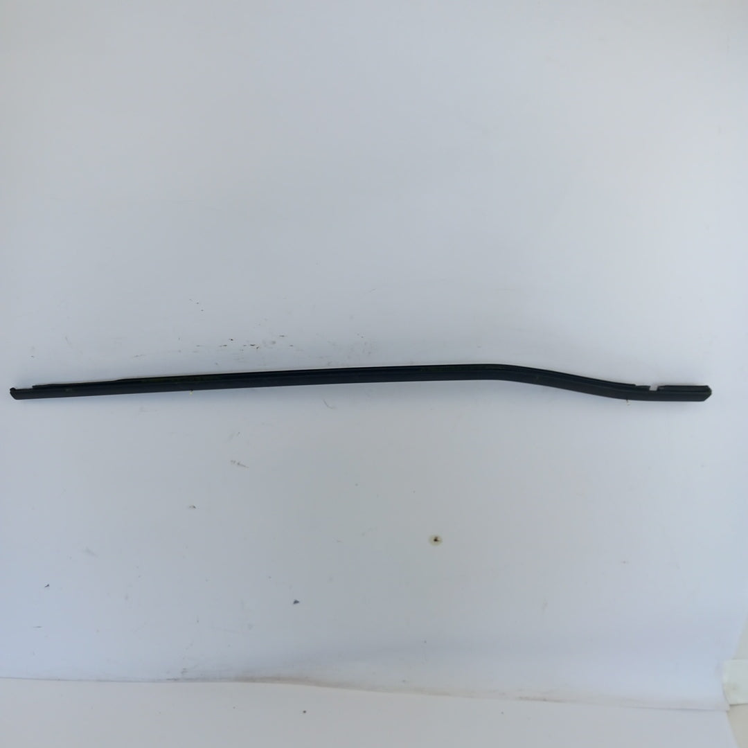 Лайстна стъкло на врата задна лява външна Opel Meriva B