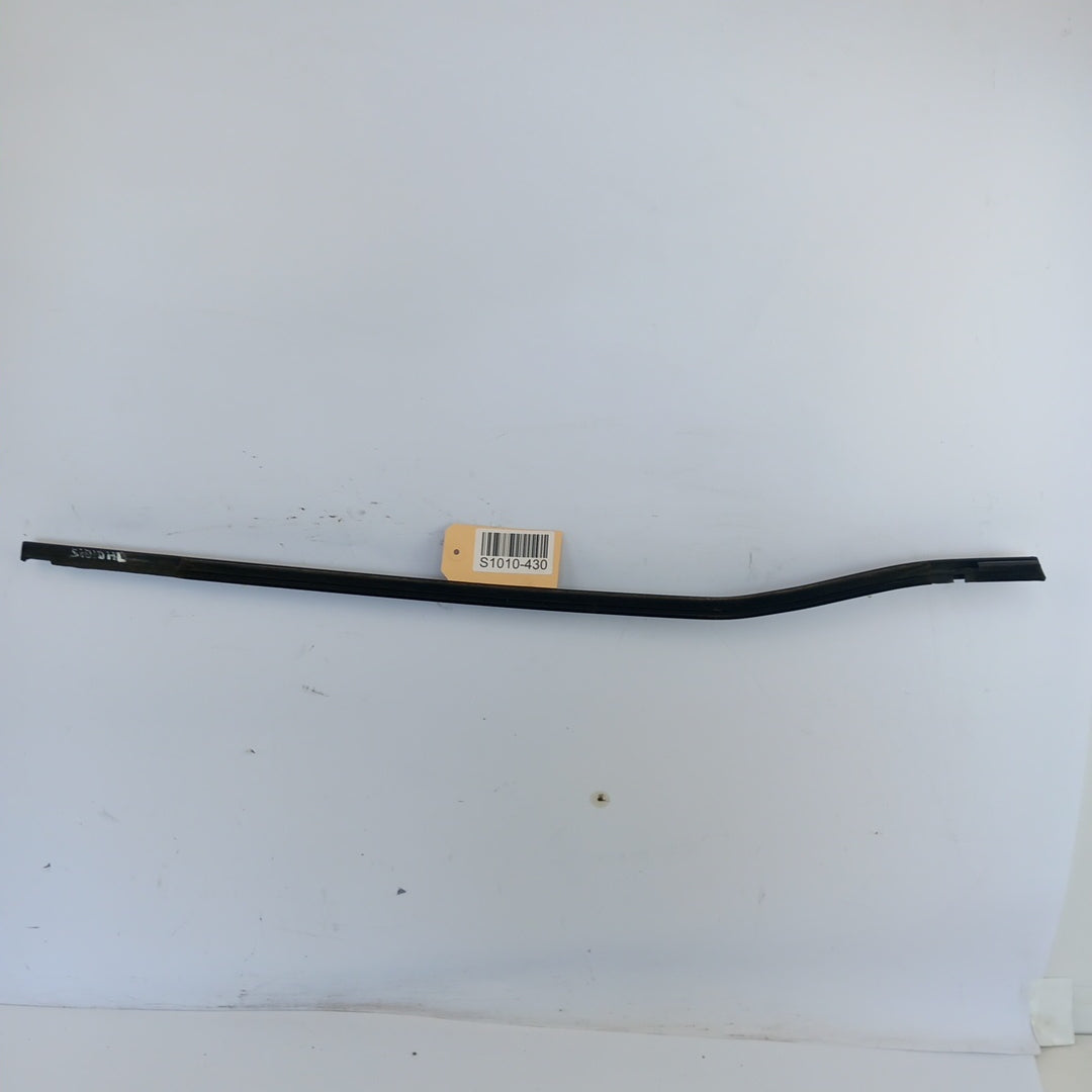 Лайстна стъкло на врата задна лява външна Opel Meriva B